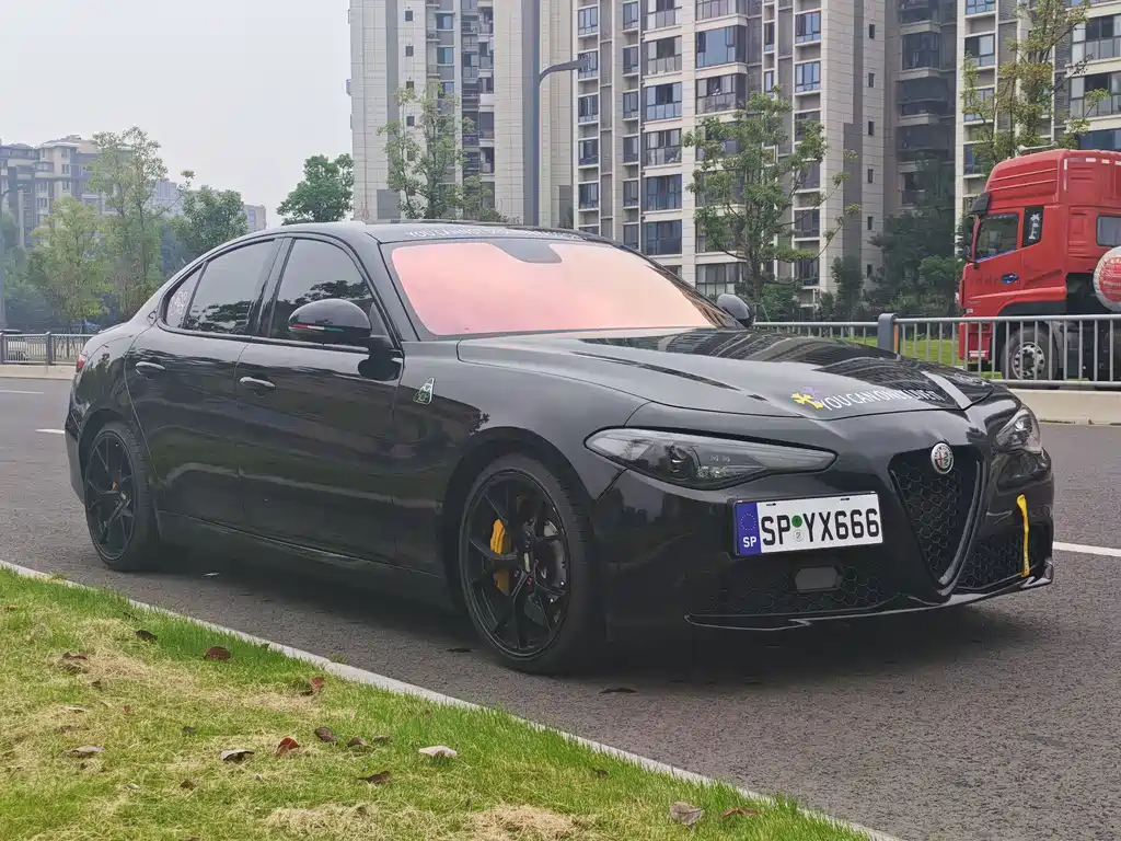 Alfa Romeo Giulia — миниатюра 3