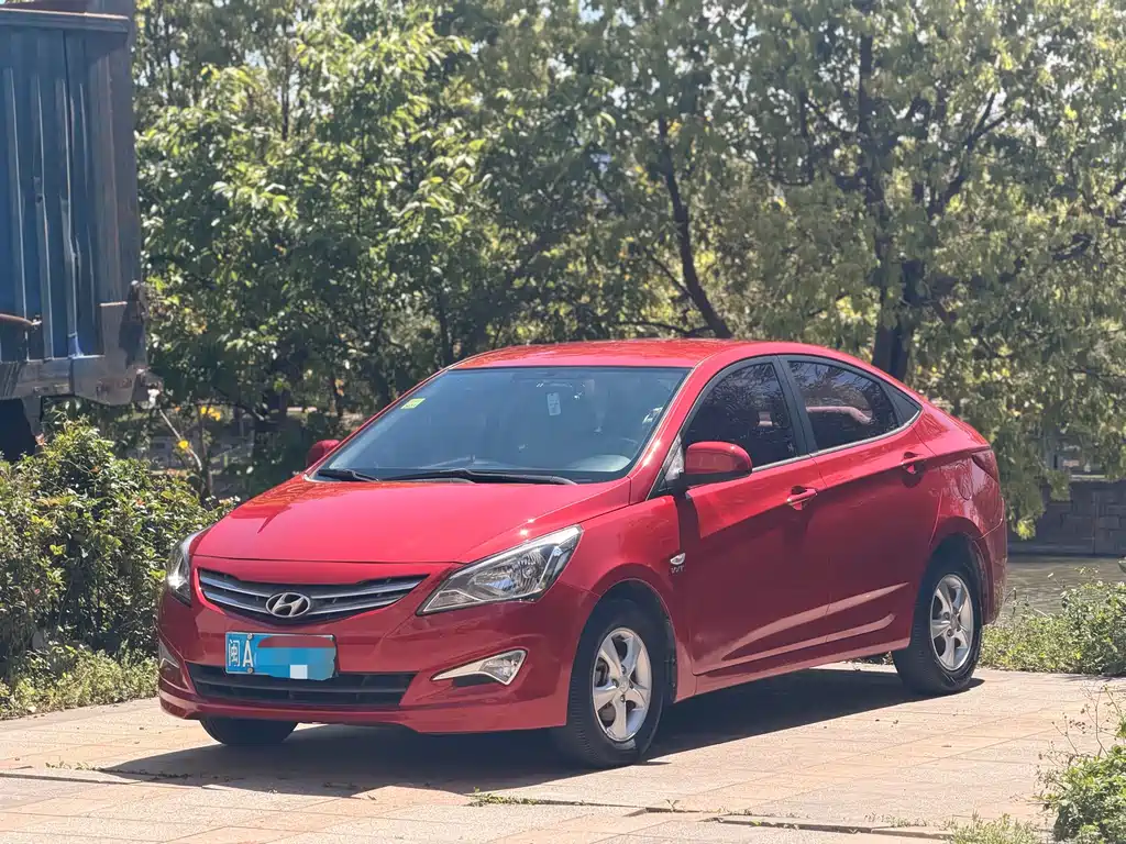 Hyundai Verna 2015