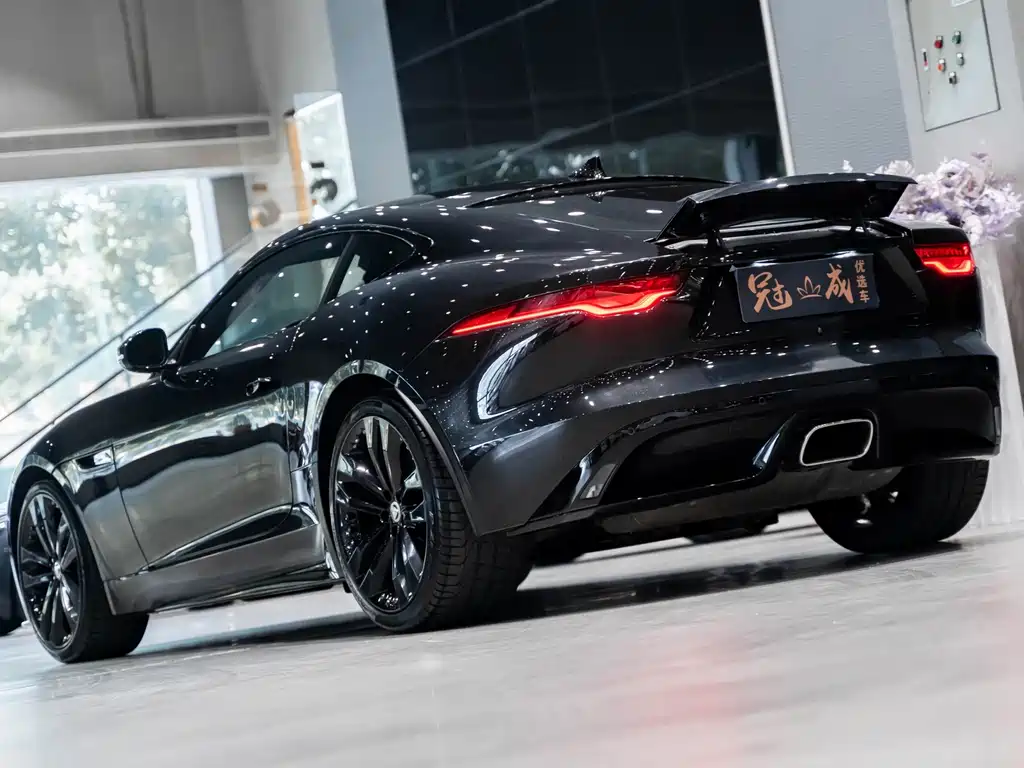 Jaguar F-TYPE — миниатюра 5