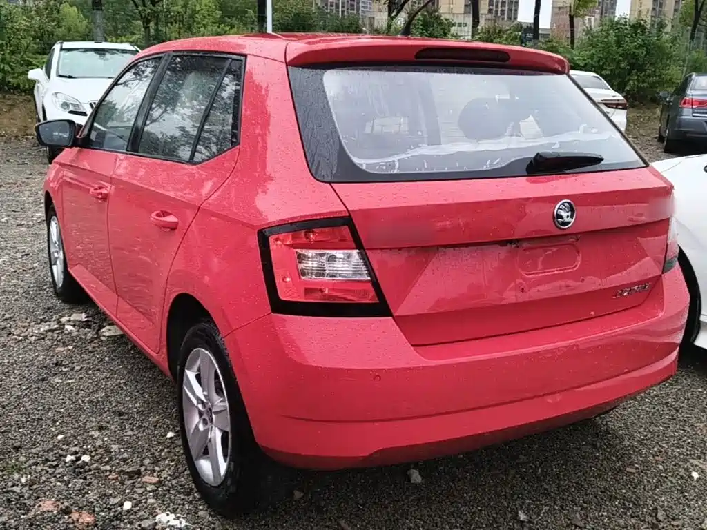 Skoda Fabia — миниатюра 5