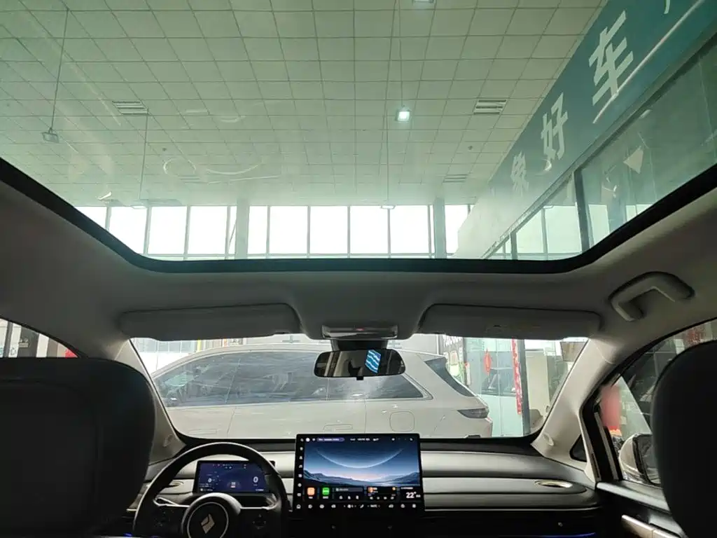 Baojun Yunduo — миниатюра 18