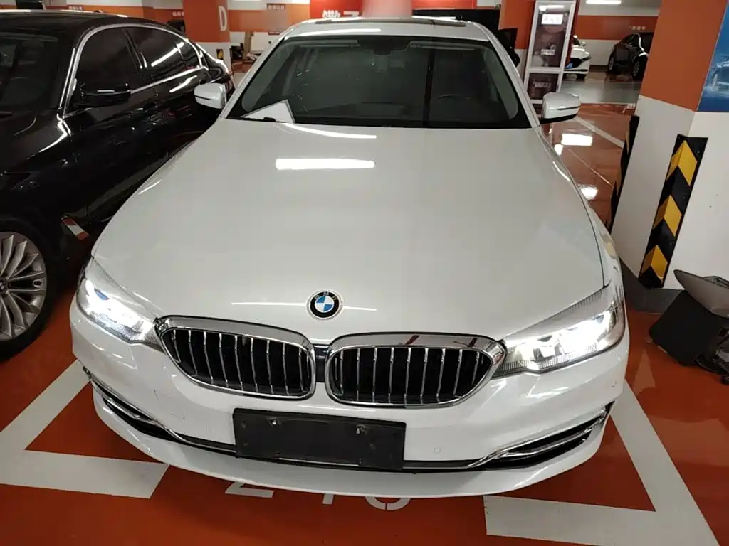 BMW 5 Series — миниатюра 3