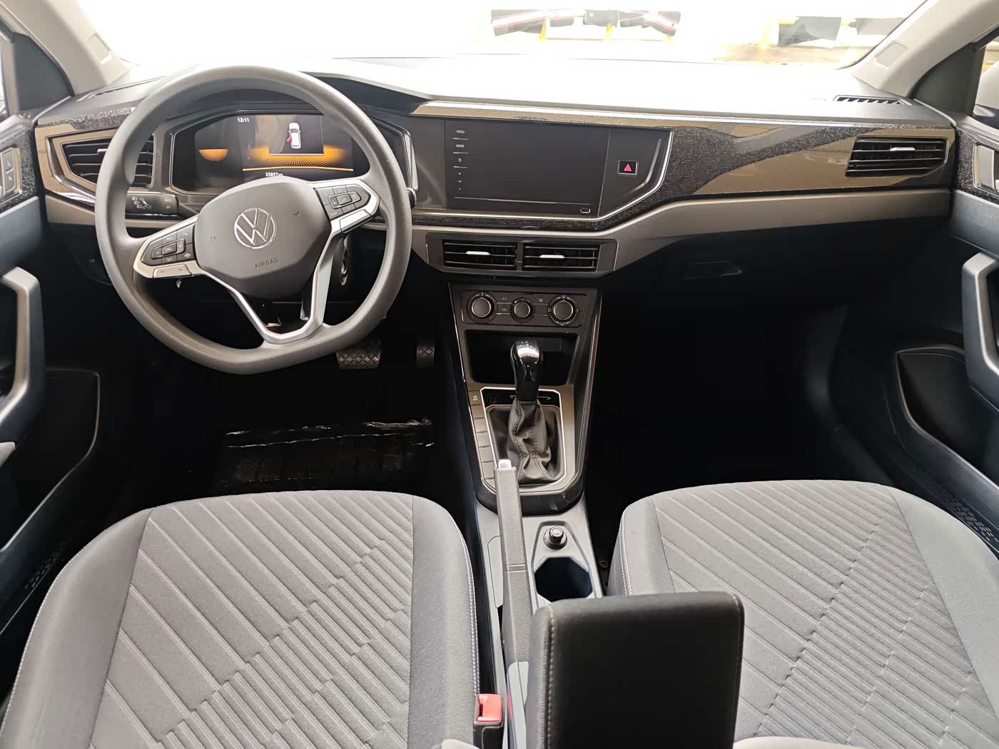 Honda Fit 1.5 л 2023 г. Белый, пробег 23000 км