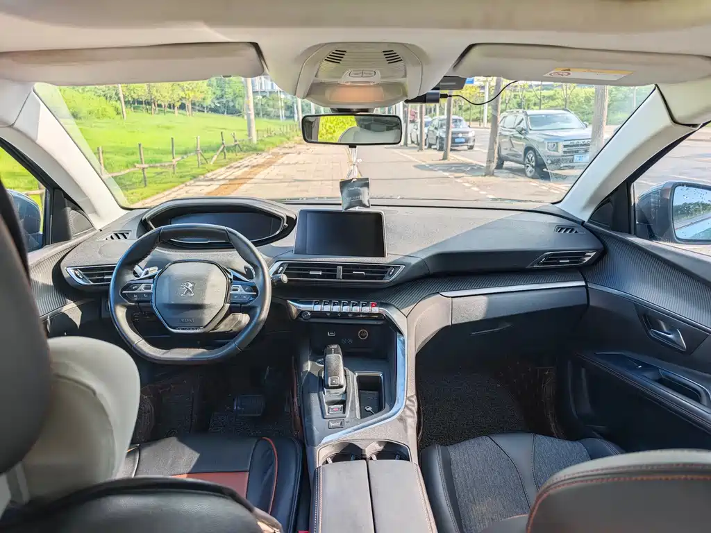 Peugeot 5008 — миниатюра 4