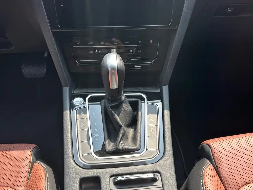 Volkswagen Passat Variant 2021 2.0T