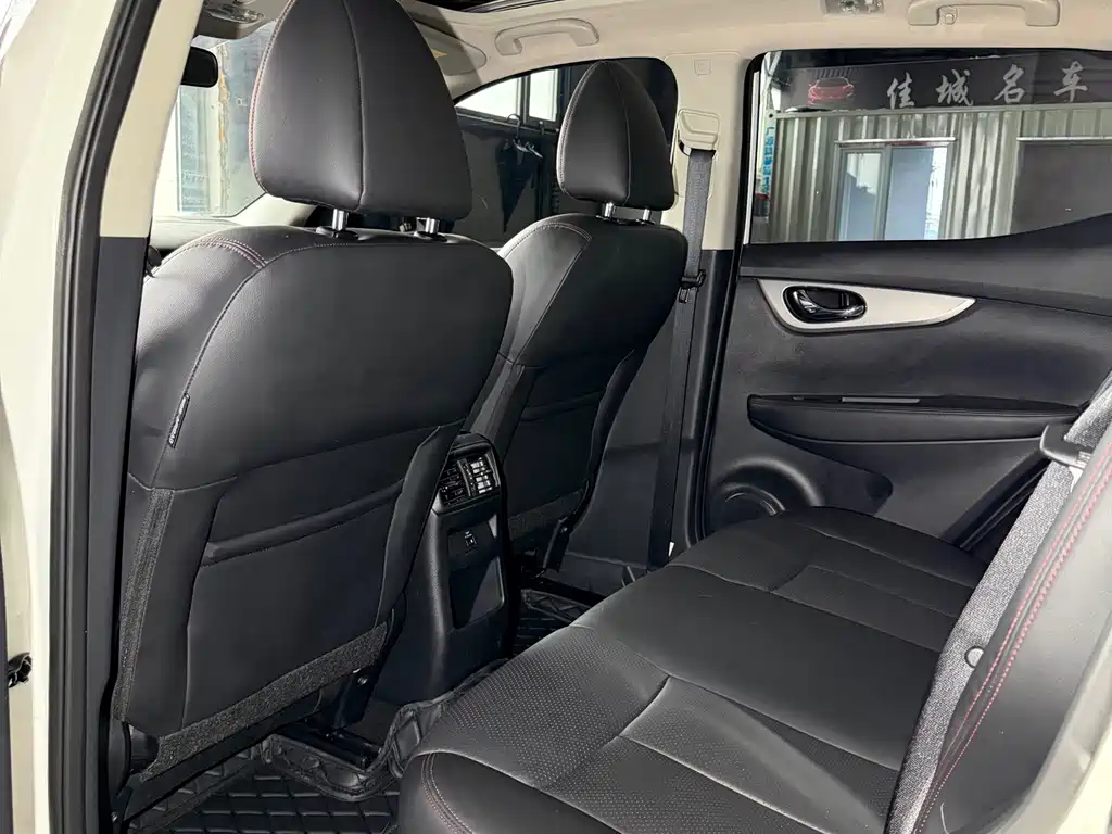 Nissan Qashqai — миниатюра 8