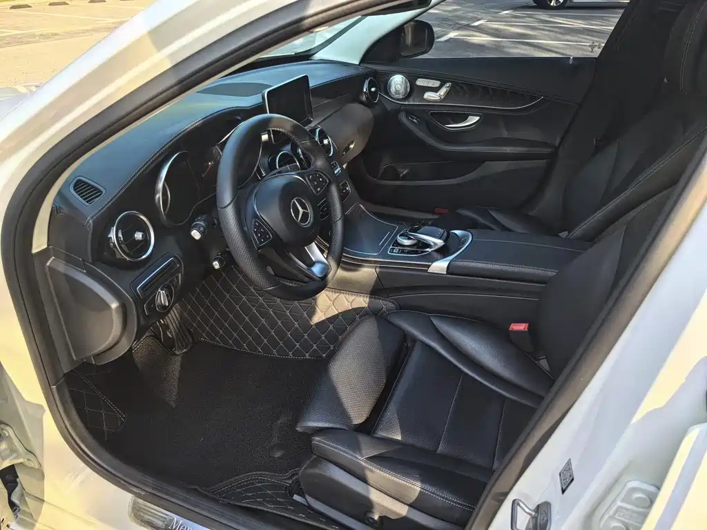Mercedes-Benz C-Class — миниатюра 10