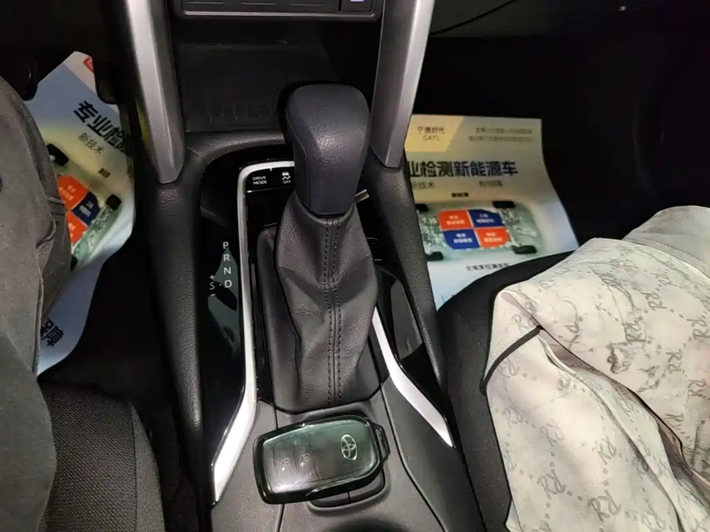 Toyota Corolla Cross — миниатюра 14
