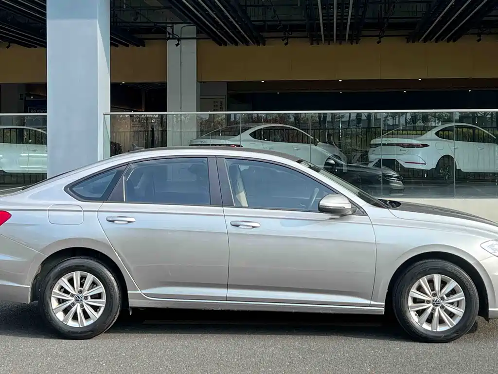 Volkswagen Lavida — миниатюра 7