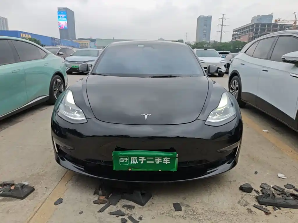 Tesla Model 3 — миниатюра 3