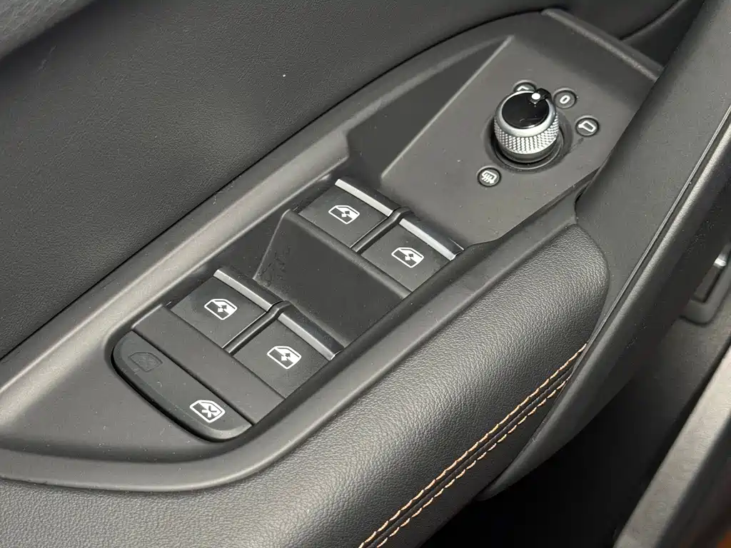 Audi Q5L — миниатюра 24