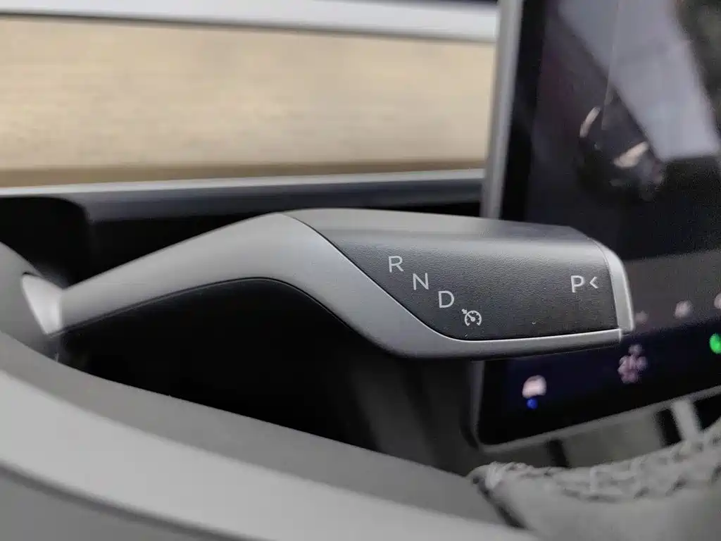 Tesla Model 3 — миниатюра 13