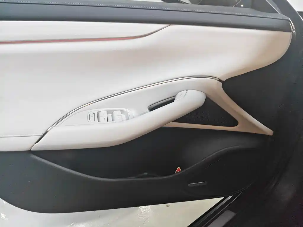 Xiaomi SU7 — миниатюра 9