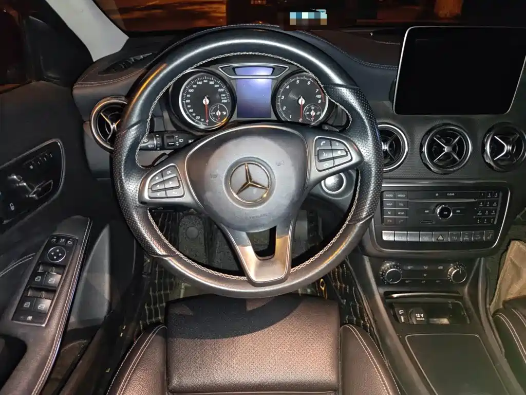 Mercedes-Benz GLA — миниатюра 6