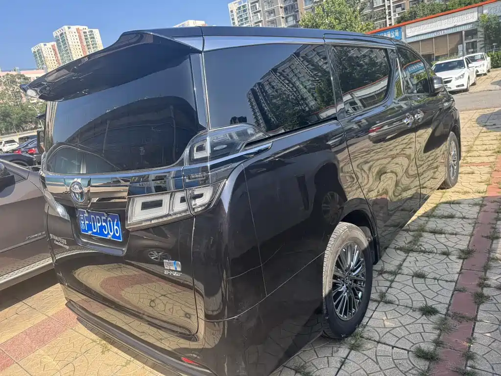 Toyota Vellfire — миниатюра 26