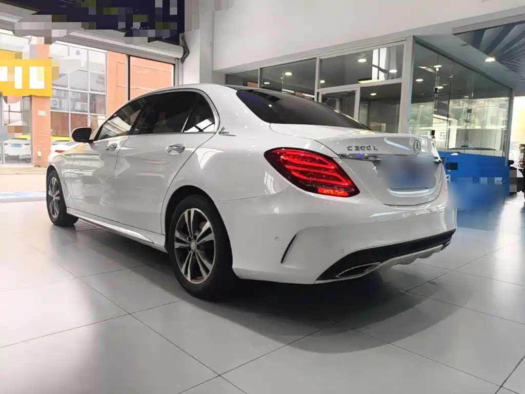 Mercedes-Benz C-Class — миниатюра 5