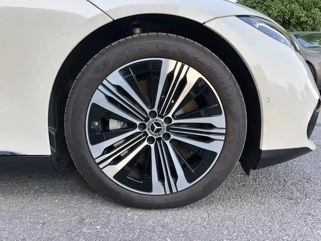 Mercedes-Benz EQS 2023 450+