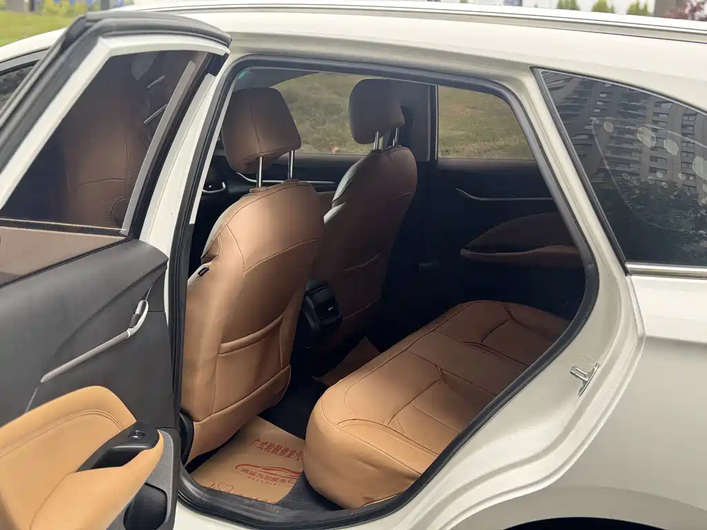 Buick Excelle — миниатюра 5