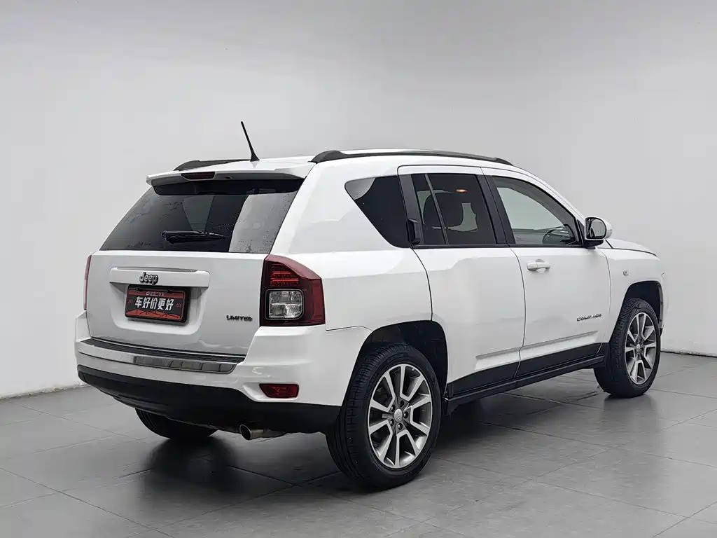 Jeep Compass (Import) — миниатюра 2