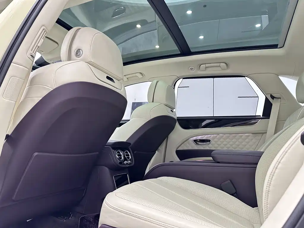 Bentley Bentayga — миниатюра 13