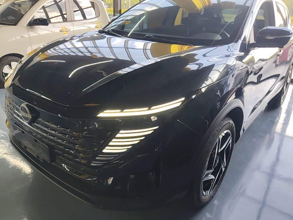 Nissan Qashqai 2.0 л 2024 г. Чёрный, пробег 19600 км