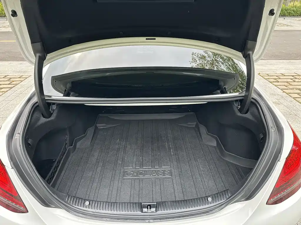 Mercedes-Benz C-Class — миниатюра 20
