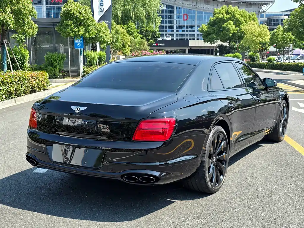 Bentley Flying Spur — миниатюра 4