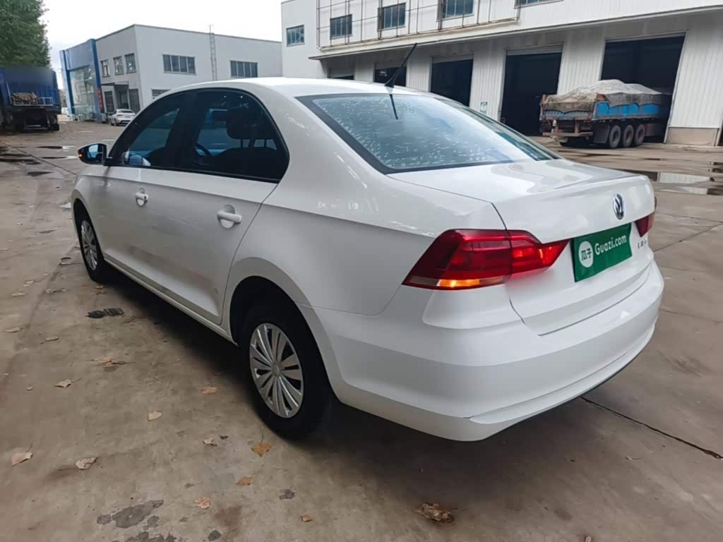 Volkswagen Santana 1.5 л 2022 г. Белый, пробег 27300 км