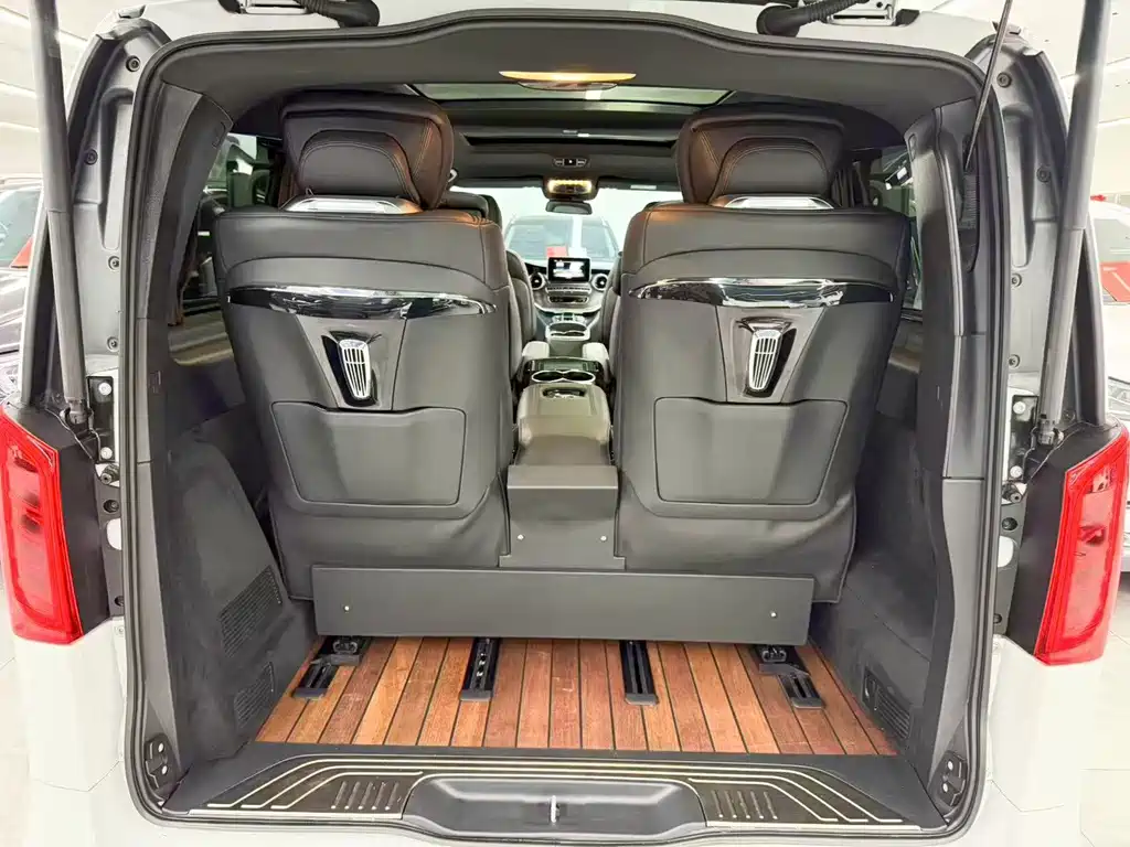 Mercedes-Benz V-Class — миниатюра 20