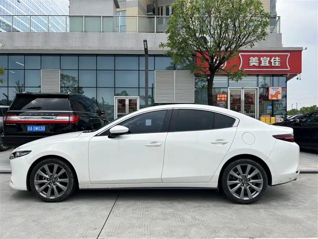 Mazda 3 Axela — миниатюра 3
