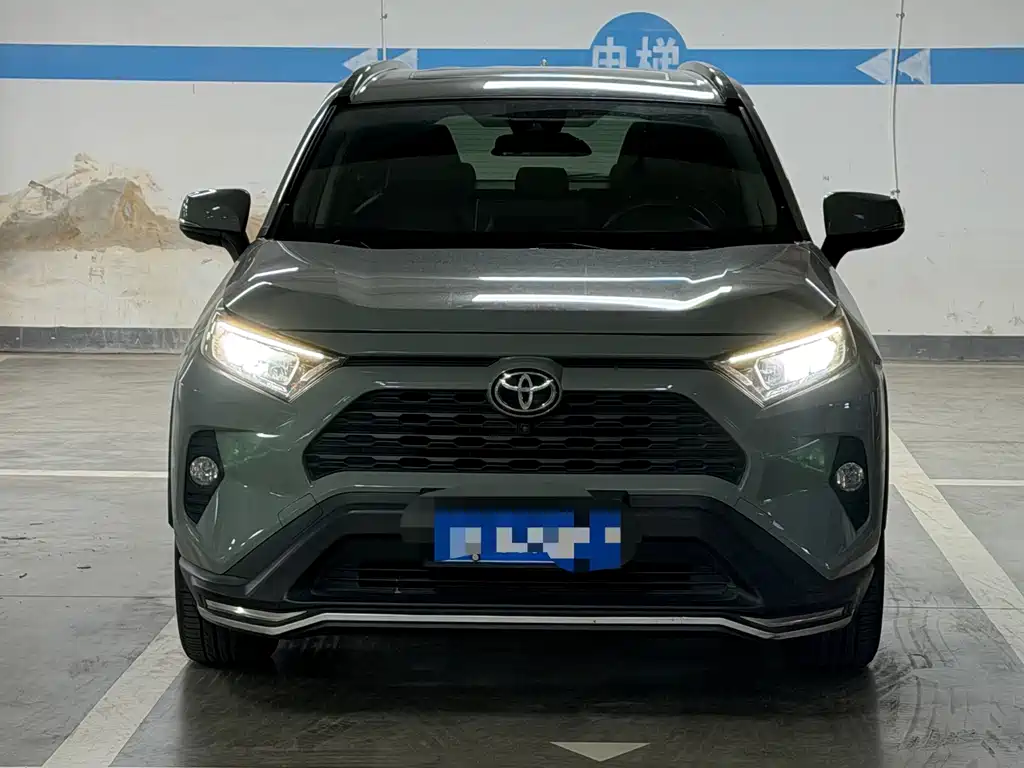 Toyota RAV4 — миниатюра 2