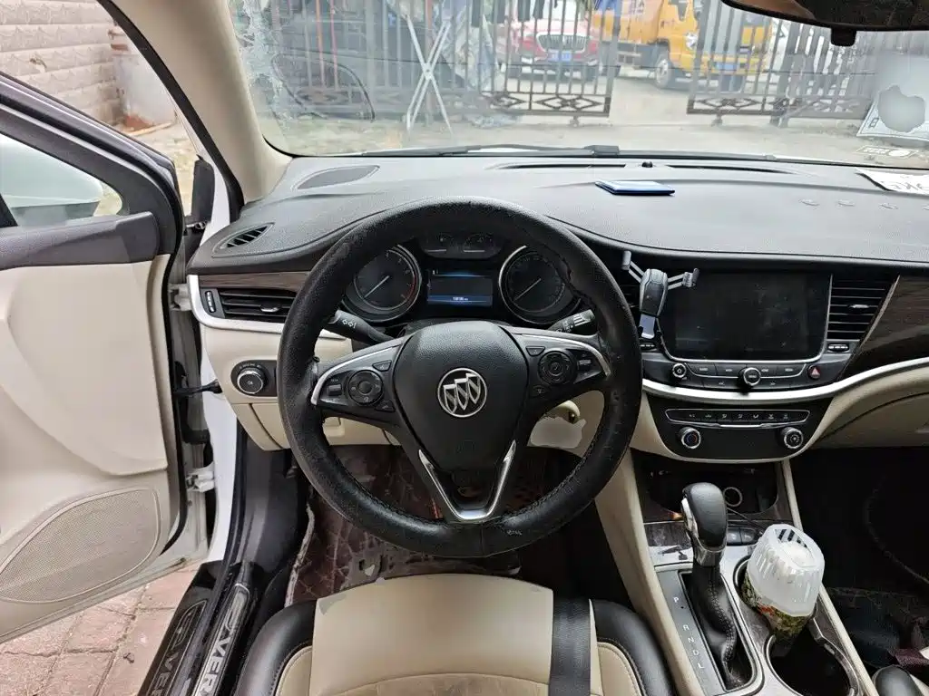 Buick Verano — миниатюра 11