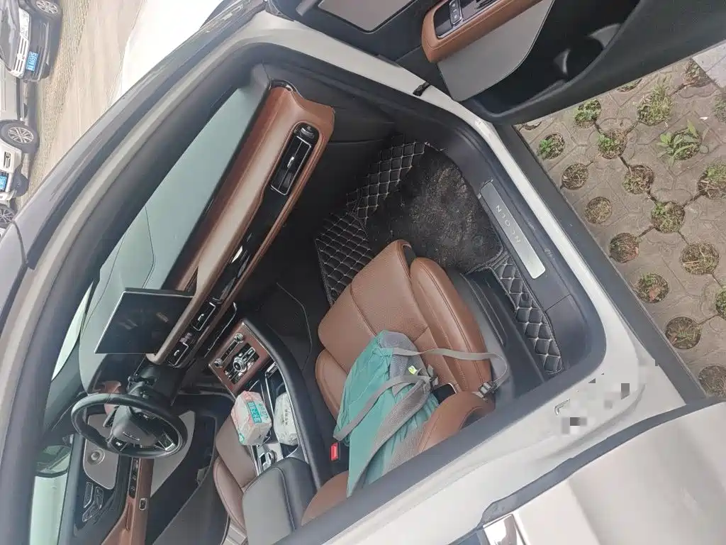 Lincoln Aviator — миниатюра 19