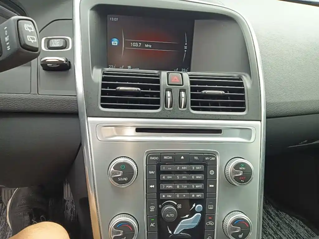 Volvo XC60 — миниатюра 13