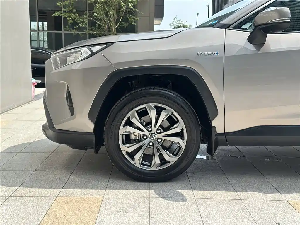 Toyota RAV4 — миниатюра 22