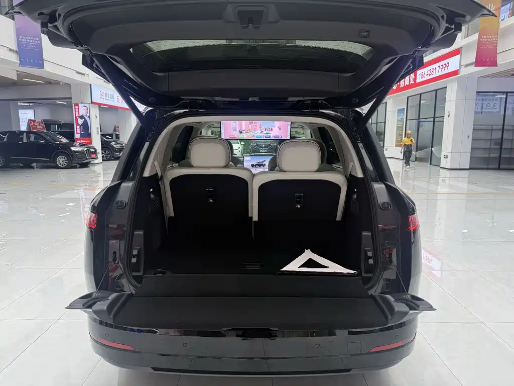 Lynk & Co 900 2025 2.0T 6 мест