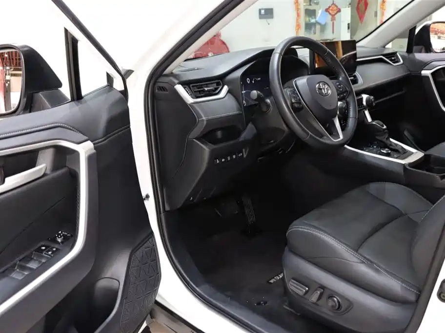 Toyota Wildlander 2023 2.5L E-CVT Luxury