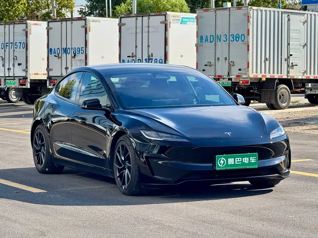 Tesla Model 3 — миниатюра 3