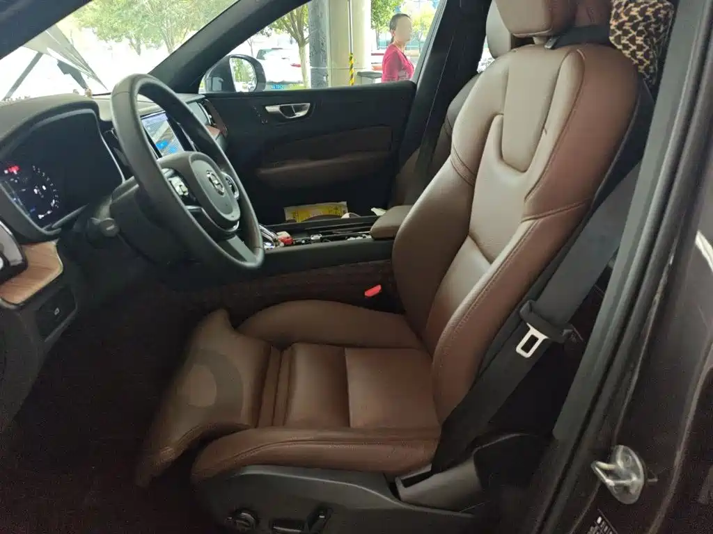 Volvo XC60 — миниатюра 11
