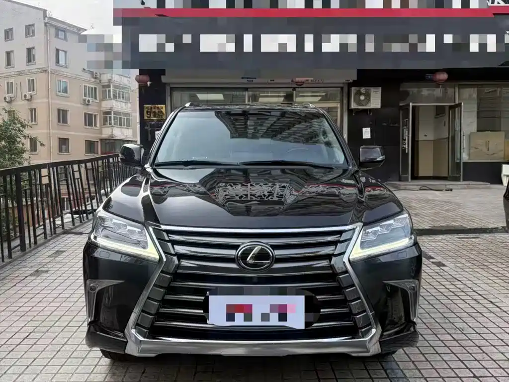Lexus LX — миниатюра 4