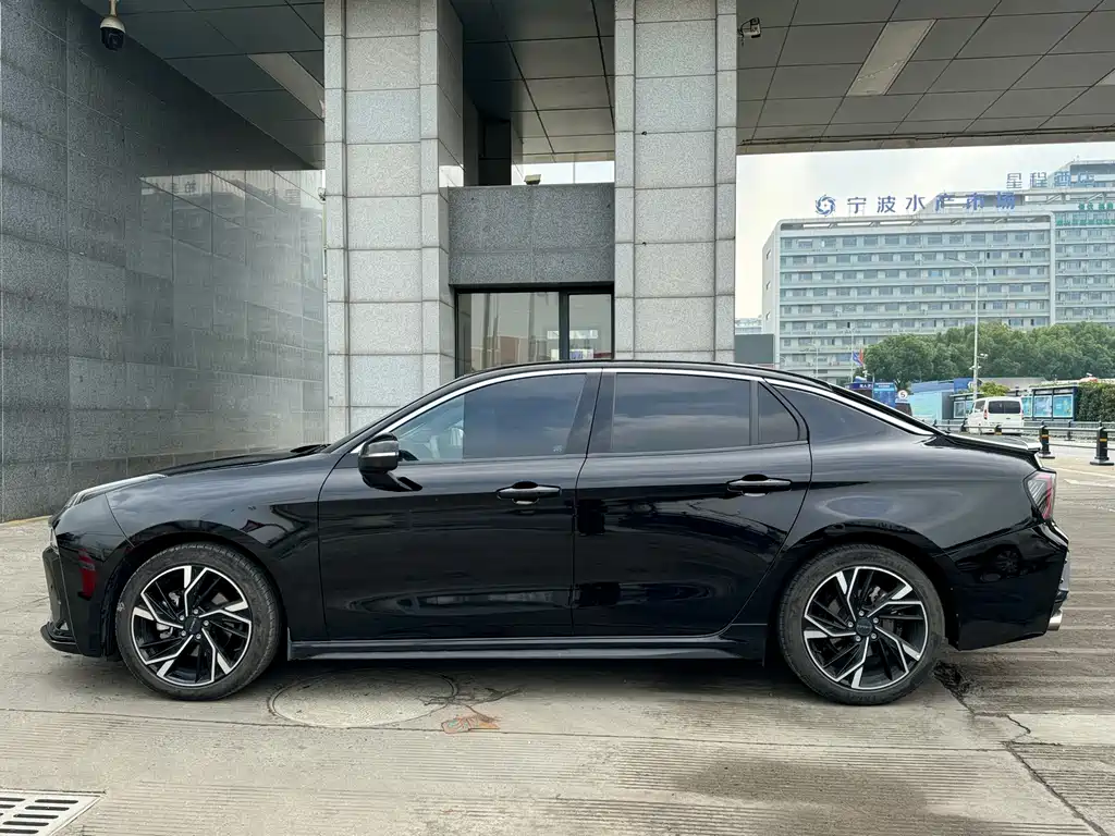 Lynk & Co 03 — миниатюра 4
