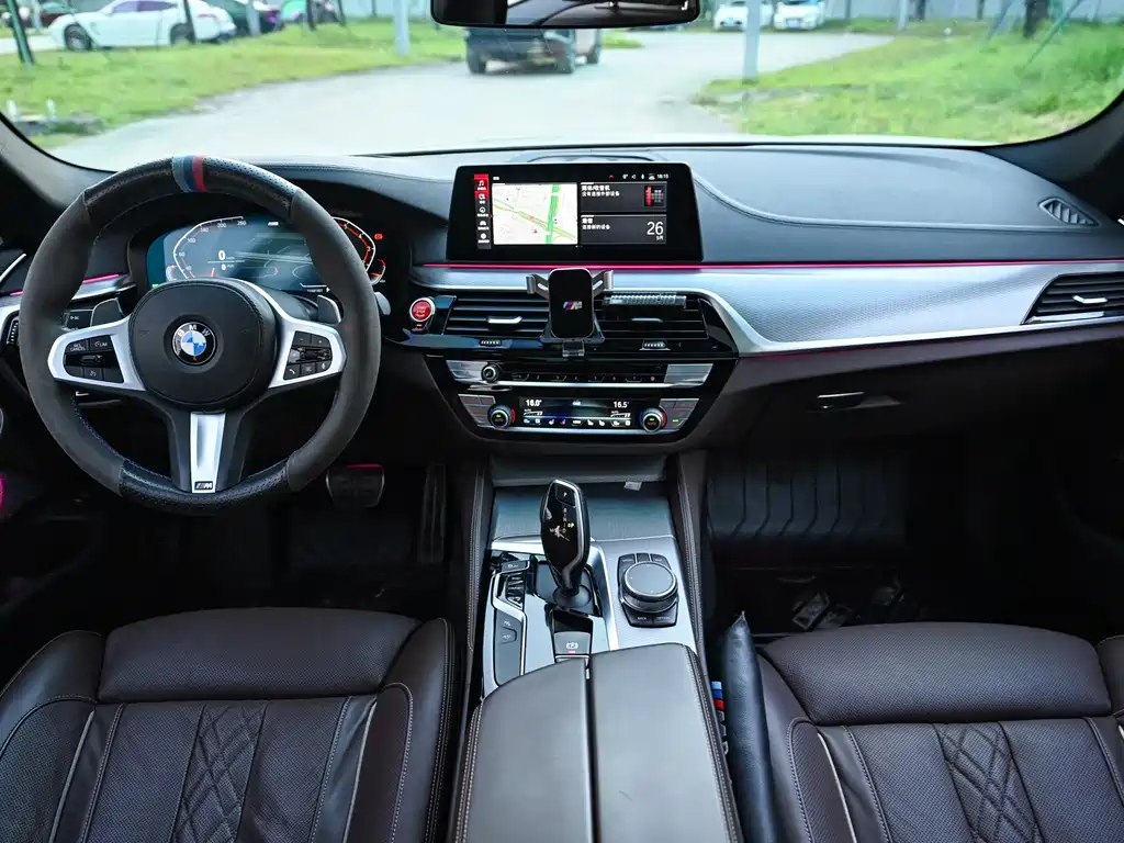 BMW 5 Series (Import) — миниатюра 13