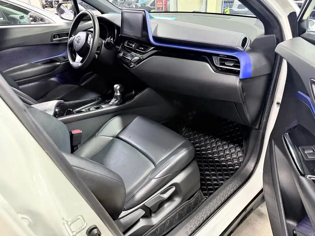 Toyota C-HR — миниатюра 19