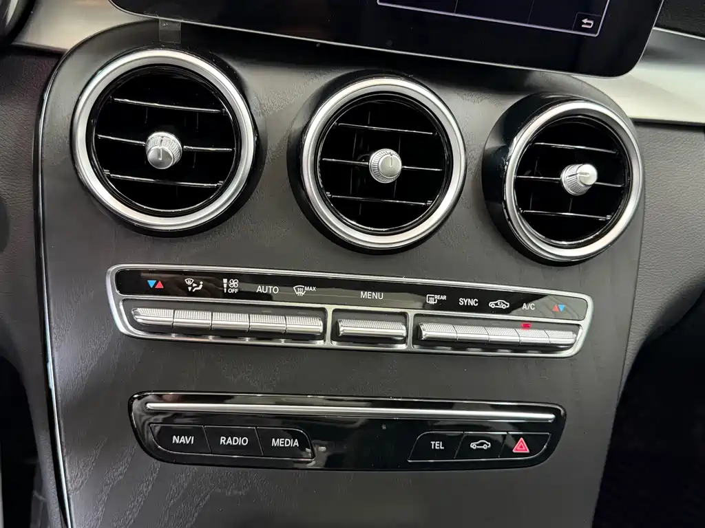 Mercedes-Benz C-Class — миниатюра 16