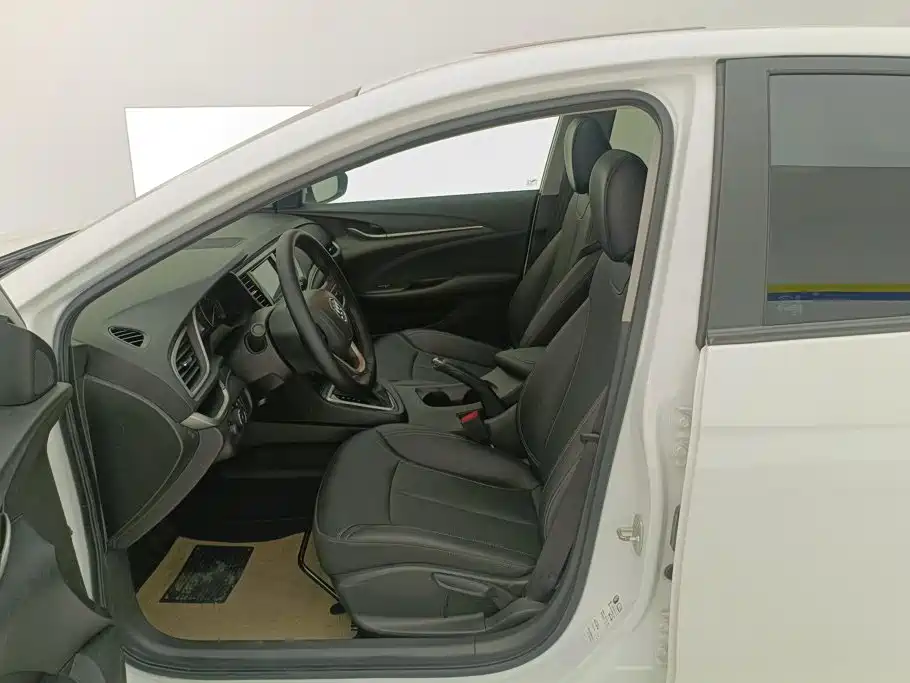 Buick Excelle — миниатюра 9
