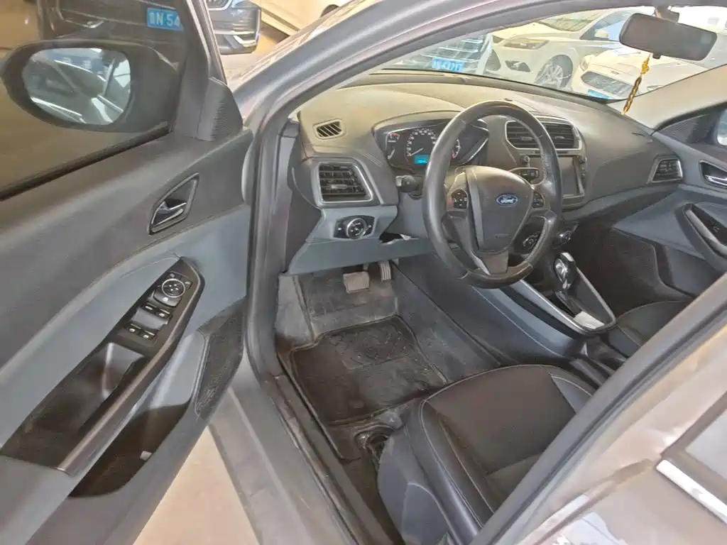 Ford Escort — миниатюра 16