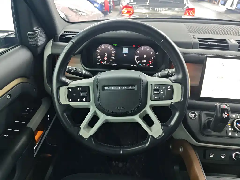 Land Rover Defender — миниатюра 10