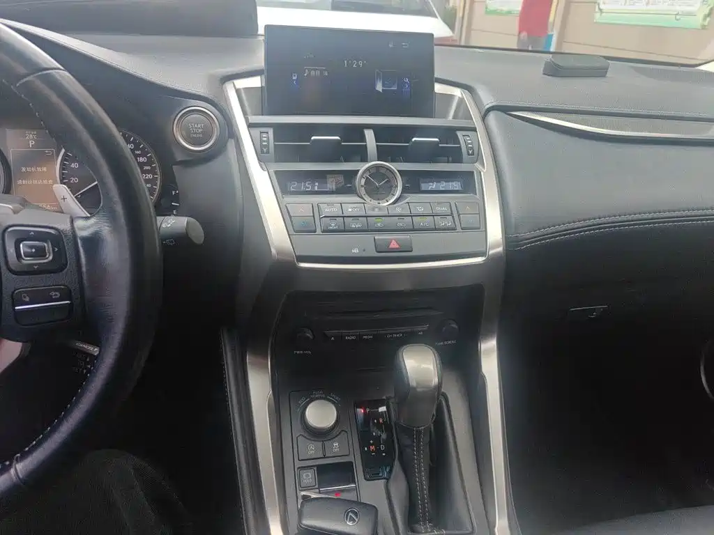 Lexus NX — миниатюра 15