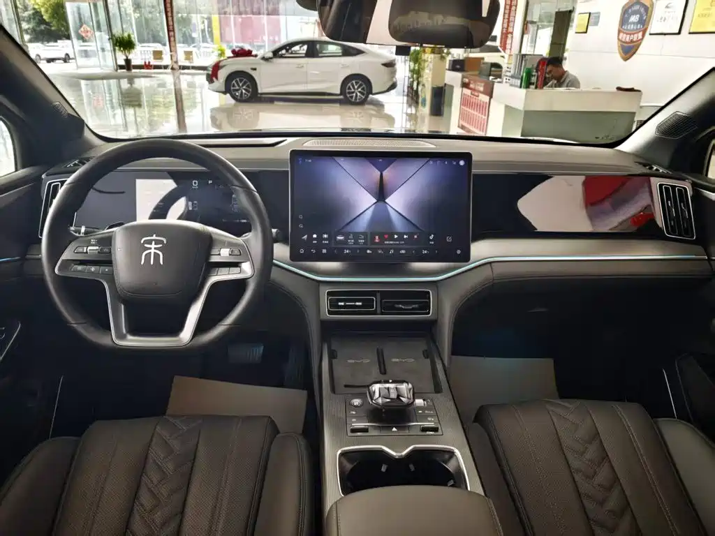 BYD L DM-i — миниатюра 10
