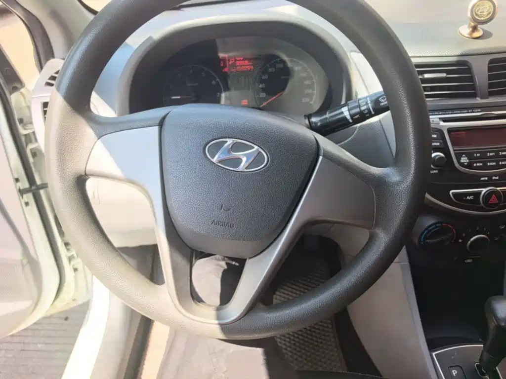 Hyundai Verna — миниатюра 11